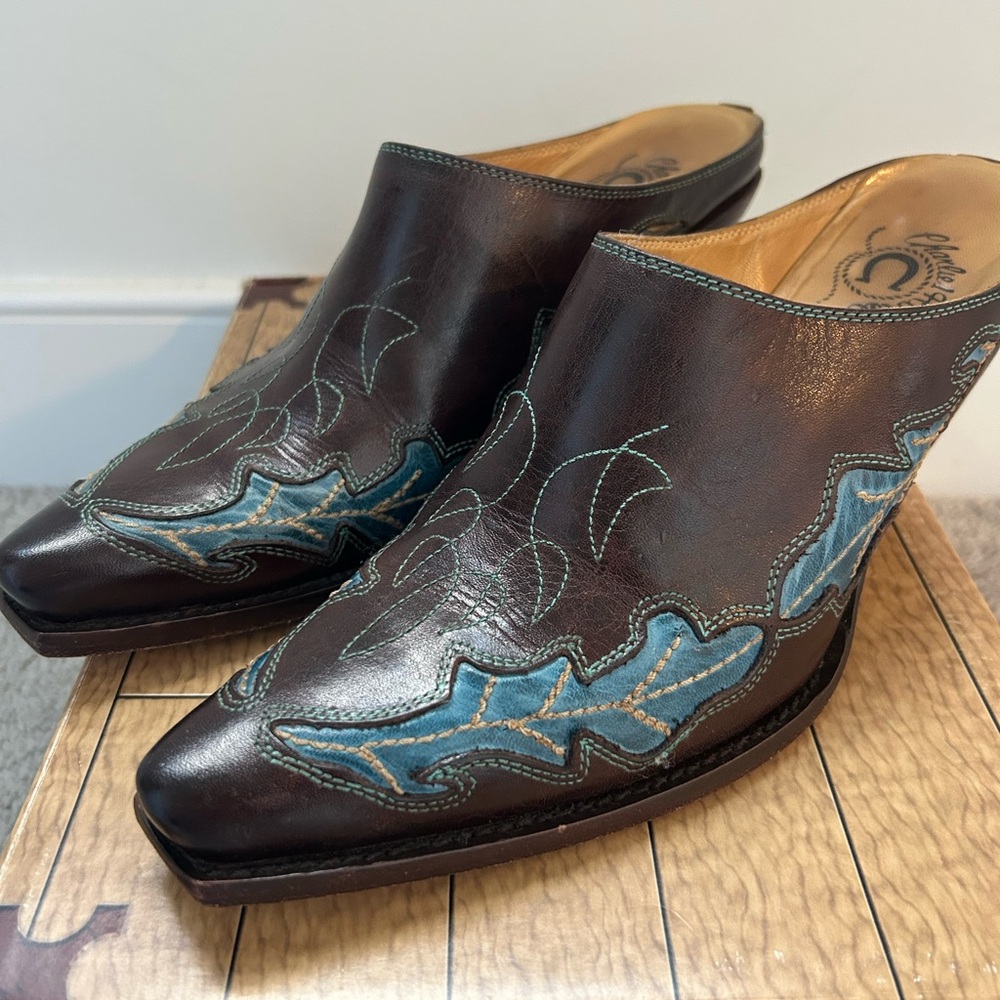 Charlie 1 Horse Sea Blue Laurel Slide - Picture 5 of 9